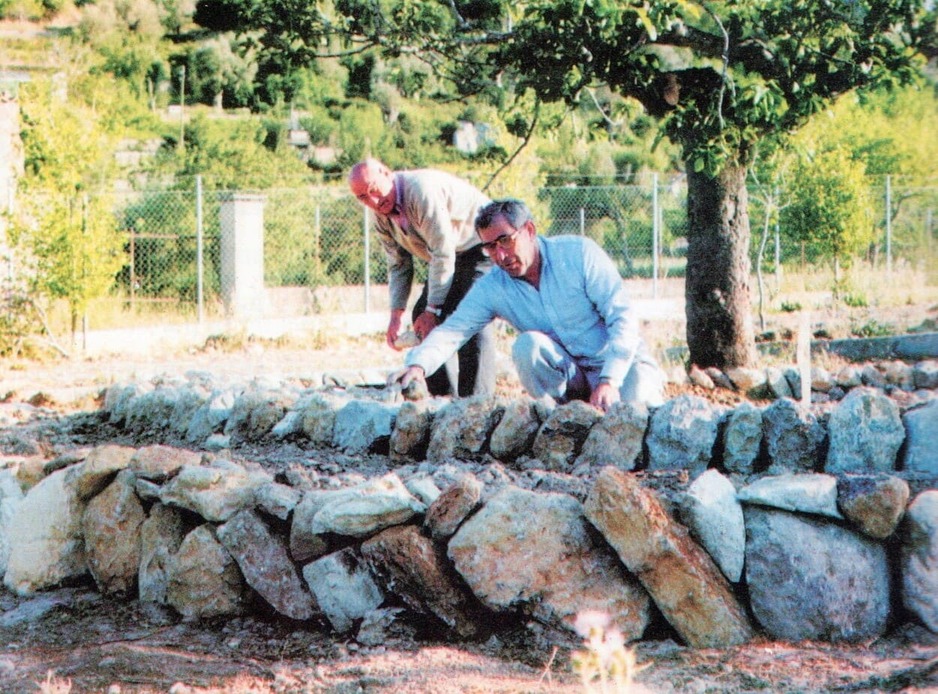 Construcció de la base de la barraca